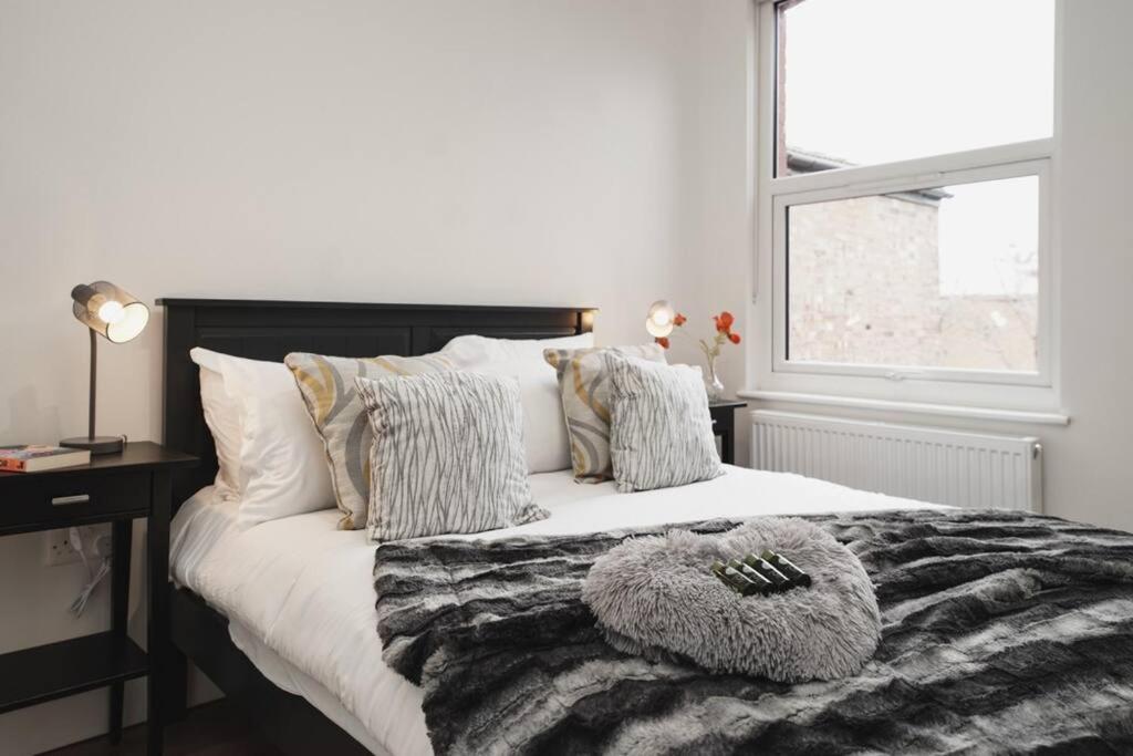 Newly Renovated Modern 4 Bed 3 Bath Apartment Londra Exterior foto