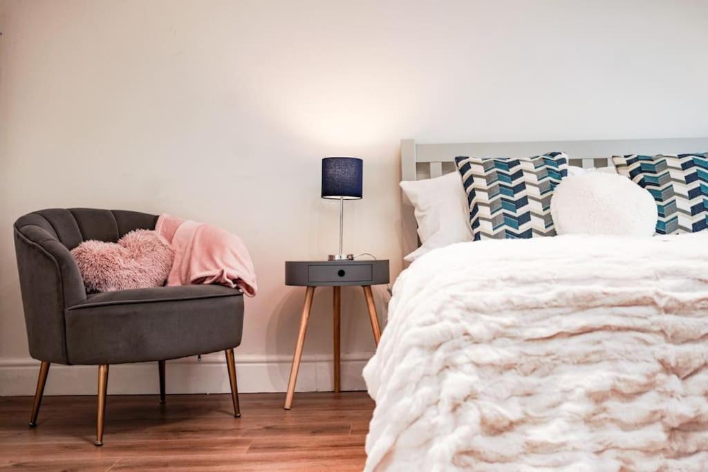 Newly Renovated Modern 4 Bed 3 Bath Apartment Londra Exterior foto