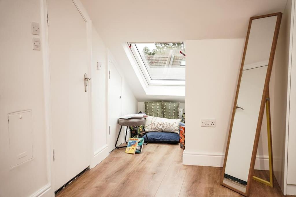 Newly Renovated Modern 4 Bed 3 Bath Apartment Londra Exterior foto