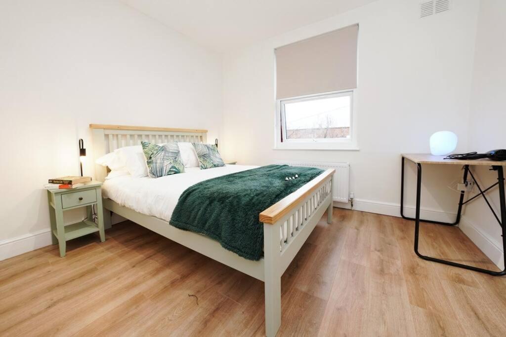 Newly Renovated Modern 4 Bed 3 Bath Apartment Londra Exterior foto