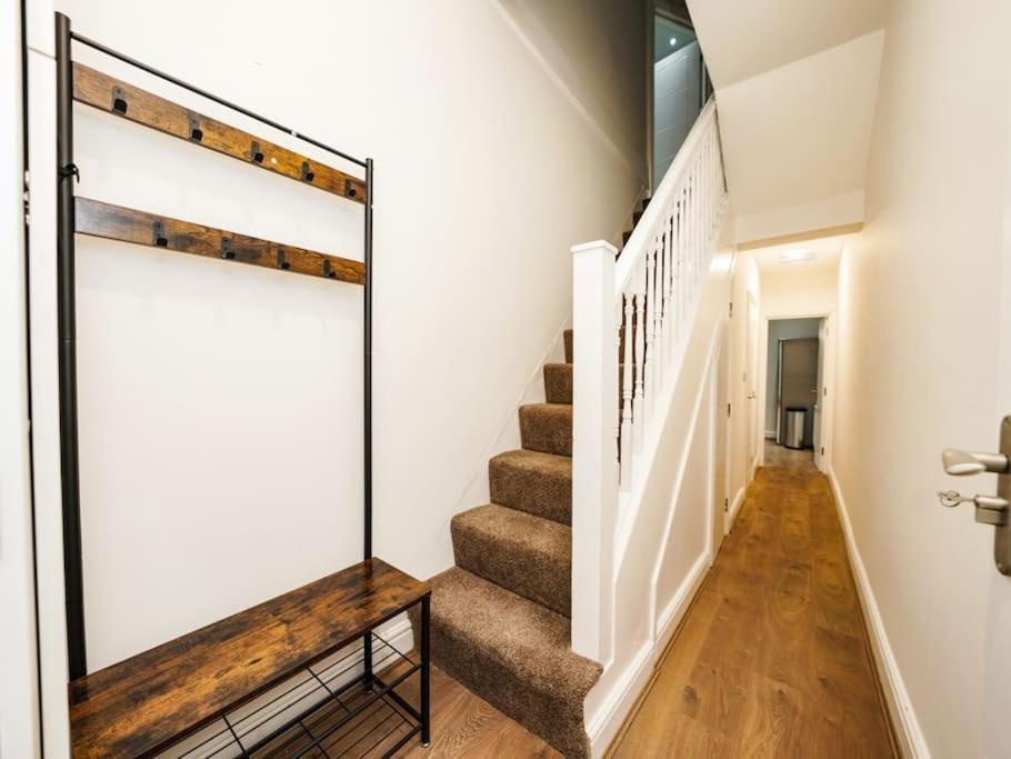 Newly Renovated Modern 4 Bed 3 Bath Apartment Londra Exterior foto