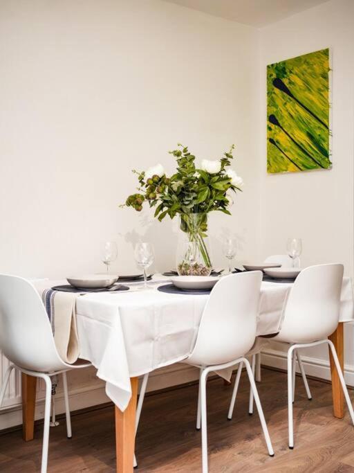 Newly Renovated Modern 4 Bed 3 Bath Apartment Londra Exterior foto