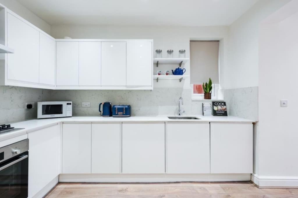 Newly Renovated Modern 4 Bed 3 Bath Apartment Londra Exterior foto
