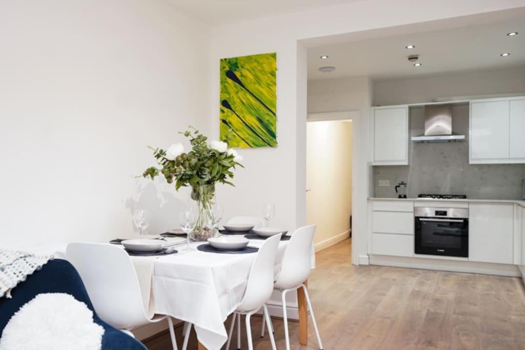 Newly Renovated Modern 4 Bed 3 Bath Apartment Londra Exterior foto