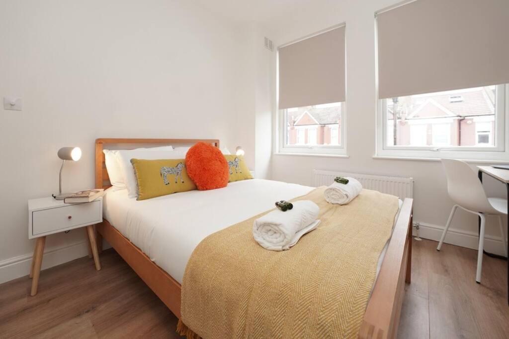 Newly Renovated Modern 4 Bed 3 Bath Apartment Londra Exterior foto