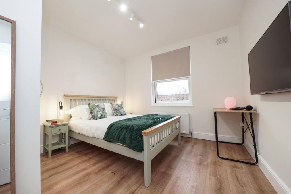 Newly Renovated Modern 4 Bed 3 Bath Apartment Londra Exterior foto