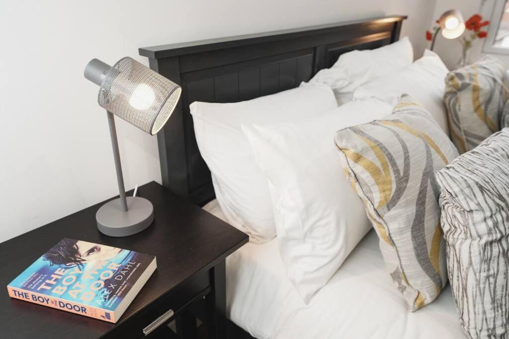 Newly Renovated Modern 4 Bed 3 Bath Apartment Londra Exterior foto